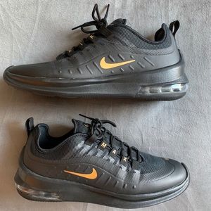 Women’s Nike Air Max Axis Sneakers